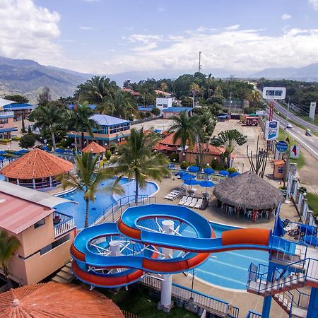 Hotel Chinauta Real エクステリア 写真